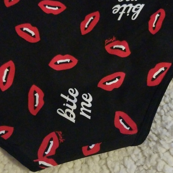 VS/PINK - Picture 3 of 5